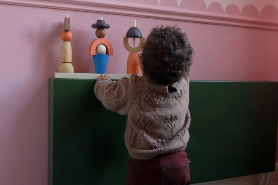 Child-friendly radiator cover Sentimo